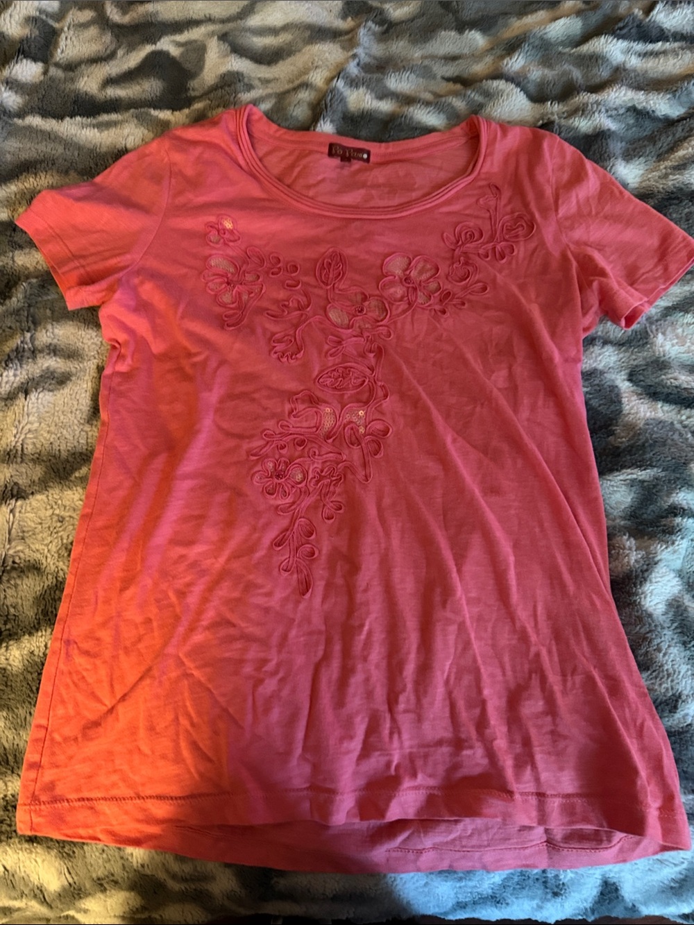 Embroidered Scoop Neck Short Sleeve Tee - Coral Pink